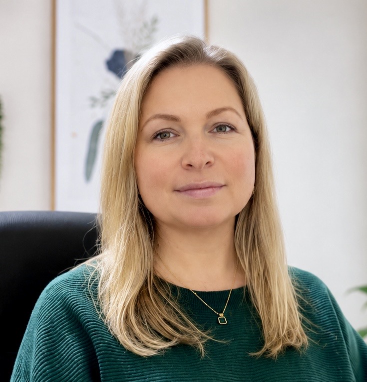 Portrait of Dr Melanie Wells, AHPRA-registered Chinese medicine practitioner in Greensborough
